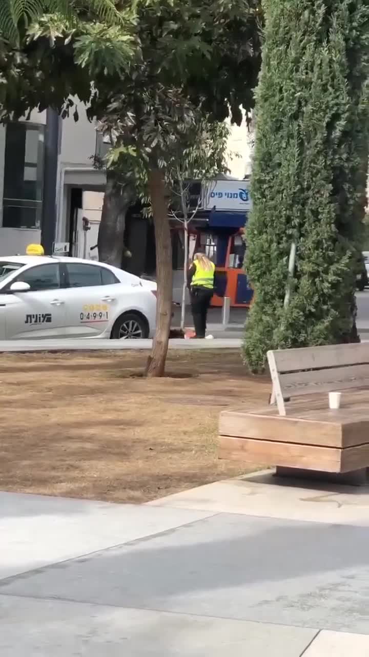 🚫 קשה לצפייה 🚫 הסרטון הזה בכיכר דינזגוף עם המשטרה מרסק את הלב ! תחשבו שזה יכו...