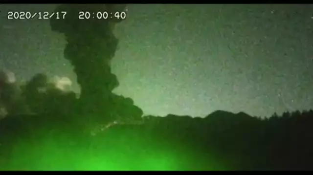 Laser beam and Volcano eruption - 2020/12/17 - Sakurajima, Kagoshima, Japan | @SECRET SPACE TUBE