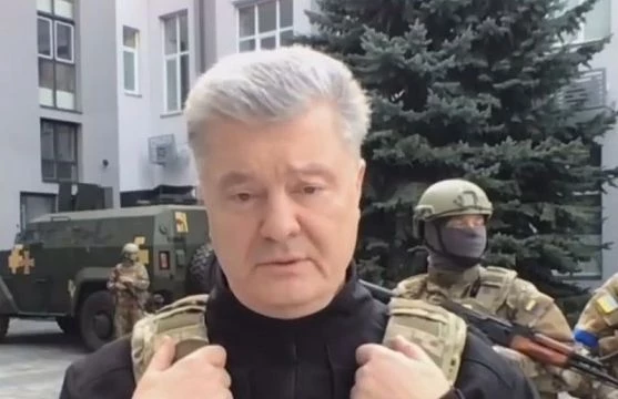 Poroschenko gesteht massive Aufrstung des nicht NATO-Mitglieds Ukraine whrend seiner Prsidentschaft