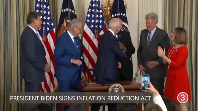Der US-Präsident zeigt uns, wie man Krankheiten verbreitet