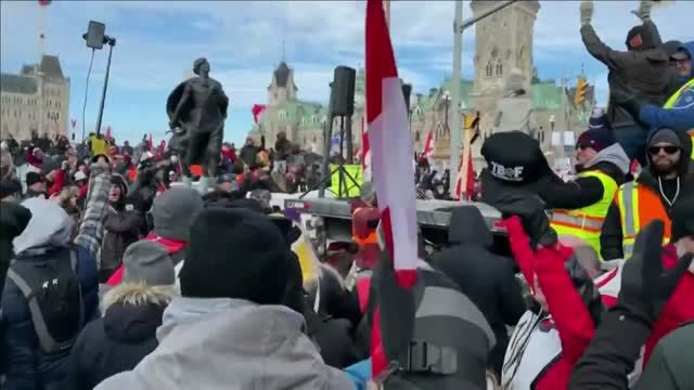 In Kanada werden Gewalttaten erfunden, um friedliche Protestler z