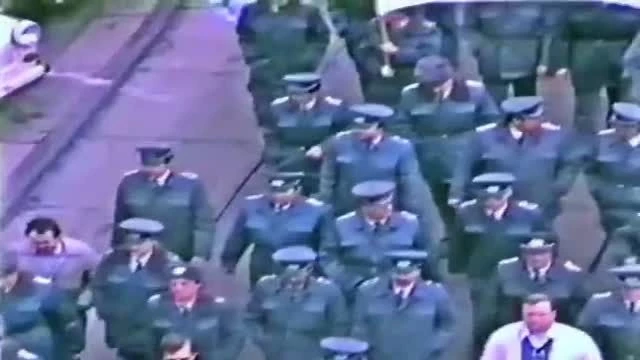 Als die Polizei mit dem Volk gegen die Regierung demonstrierte
