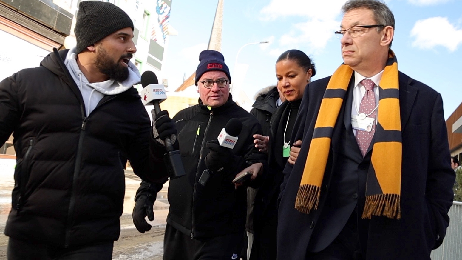 Avi Yemini - 🚨WE CAUGHT HIM! Watch what happened when @ezralevant and I spotted Albert Bourla, the CEO of Pfizer, on the street in Davos today.  We finally asked him all the questions ...