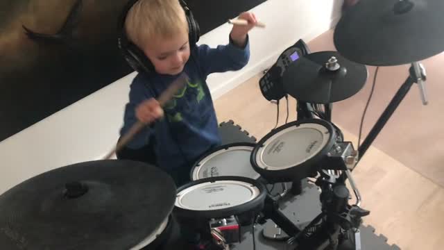 הופעה ראשונה